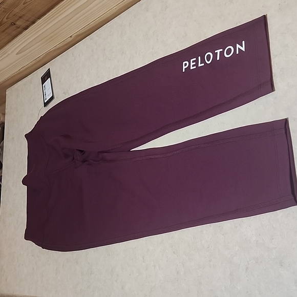 Peloton Move Capri leggings size small NWT - Picture 5 of 6